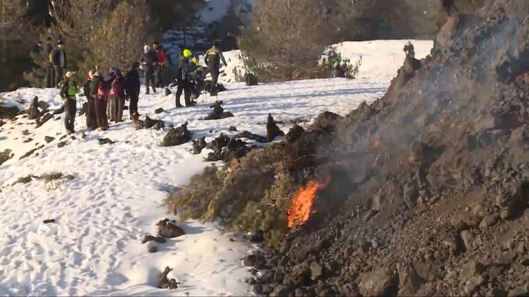 Sicile : l'éruption de l'Etna attire un flot incontrôlable de touristes