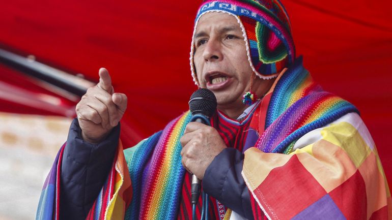 Pérou : le président Pedro Castillo souhaite un référendum pour changer de Constitution