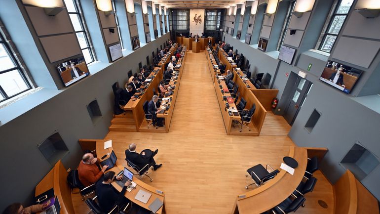 Dépenses du Parlement wallon : le Parlement wallon approuve le contrôle de ses comptes par la Cour des comptes