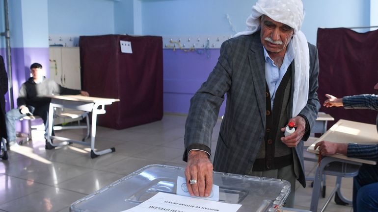 Élections municipales en Turquie : le vote s'achève, un mort et douze blessés à Diyarbakir