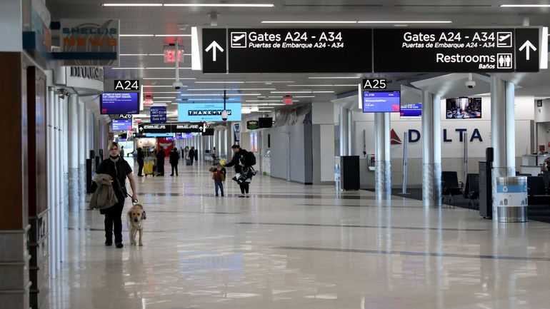 Un repris de justice recherché après les tirs accidentels à l'aéroport d'Atlanta