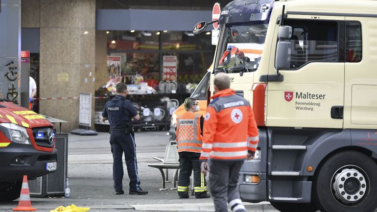 Allemagne : trois morts et cinq blessés dans une attaque au couteau en Bavière, à Würzburg