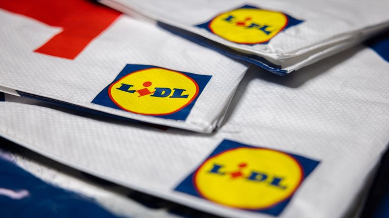 Supermarchés : cinq centres de distribution Lidl sont bloqués par les syndicats