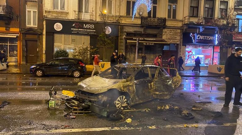 Débordements à Bruxelles en marge de Belgique-Maroc : la police contrôle la situation, les dégâts sont importantss