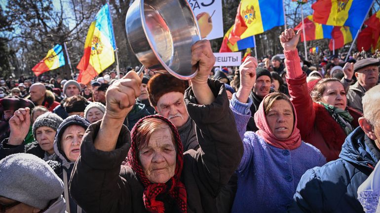 Moldavie: des milliers de personnes manifestent contre la hausse des prix du gaz