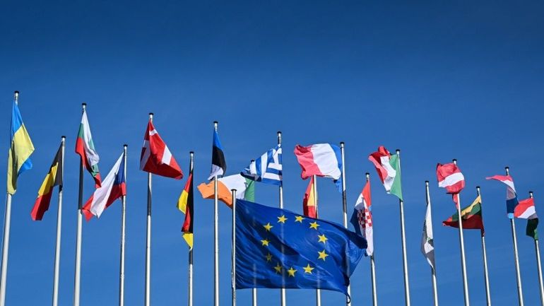 Droits de douane : l'Europe riposte vite et fort à Trump pour le pousser à négocier