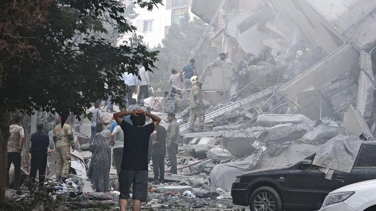 Guerre au Proche-Orient : Israël poursuit ses bombardements et menace de brûler Téhéran