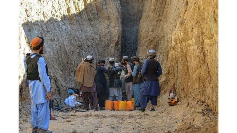 Afghanistan: Haidar, le garçonnet de 5 ans coincé depuis mardi dans un puits, est décédé