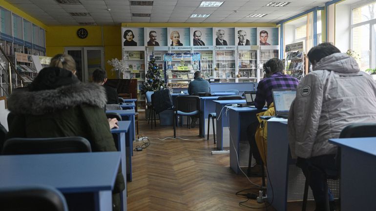 Guerre en Ukraine : la bibliothèque municipale, coeur battant de la ville martyre d'Irpin