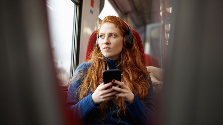 La minute insolite : il prévient un employé de son licenciement après avoir entendu la DRH parler trop fort dans un train