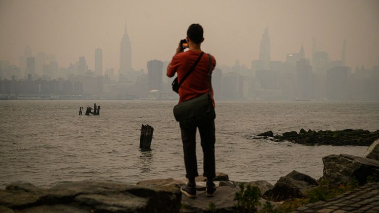 La fumée des feux de forêt au Canada envahit le ciel de New York