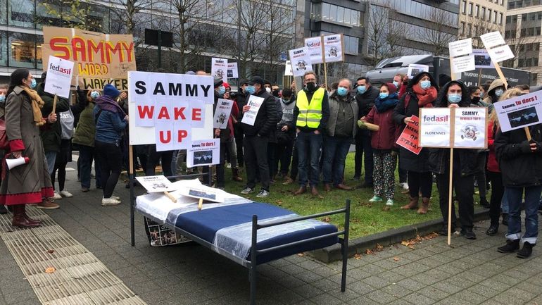 Les travailleurs de Fedasil manifestent à Bruxelles pour alerter sur le manque de lits