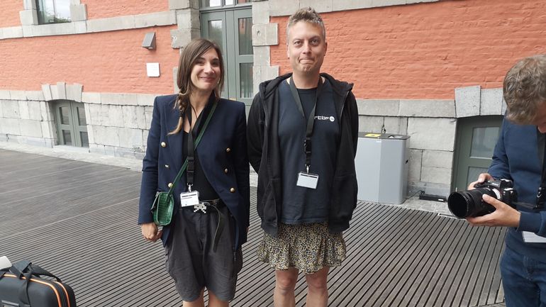 Un homme empêché d'entrer au Parlement wallon parce qu'il porte un short... mais admis avec une jupe