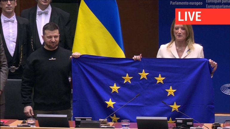Direct - Guerre en Ukraine : Zelensky longuement applaudi par le Parlement européen, 