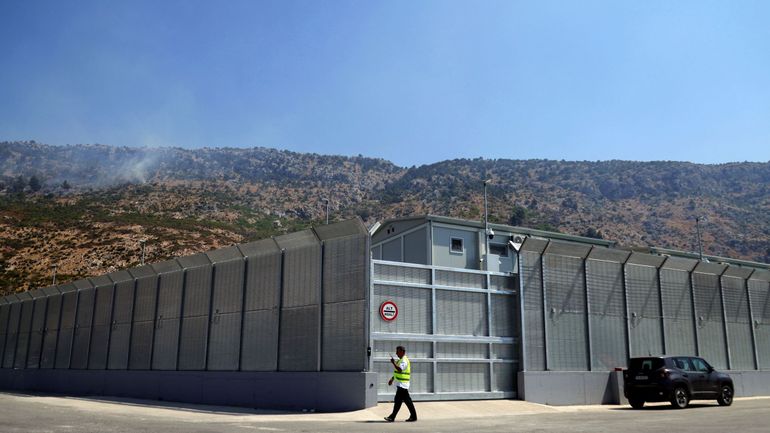 Des migrants qui devaient être détenus en Albanie rapatriés à Rome : un tribunal conteste le projet de Meloni