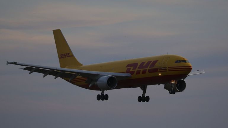 Un avion DHL s'écrase sur un complexe d'habitations près de l'aéroport de Vilnius en Lituanie