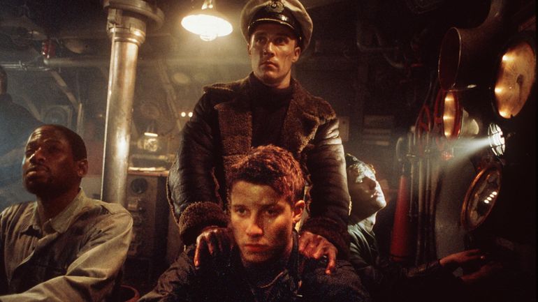 Inspiré d’une histoire vraie, plongez au fond de l’océan avec Matthew McConaughey dans "U-571" : un film de guerre qui a fait polémique