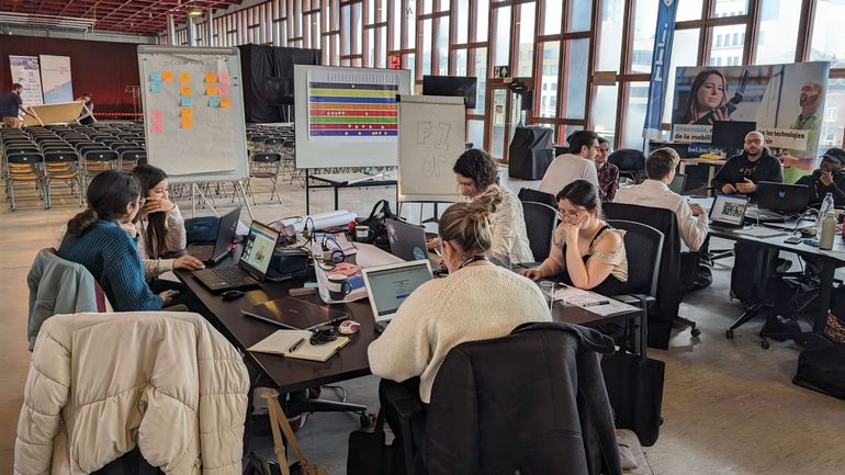 Hackathon Citizens : des applications et projets numériques citoyens pour répondre aux besoins des communes et des villes