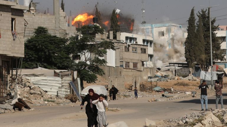 Guerre au Proche-Orient : l'armée israélienne étend ses opérations au centre de la bande de Gaza