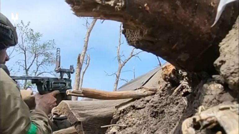 Guerre en Ukraine : la vidéo des forces spéciales en mission pour sauver les soldats blessés et encerclés par les Russes