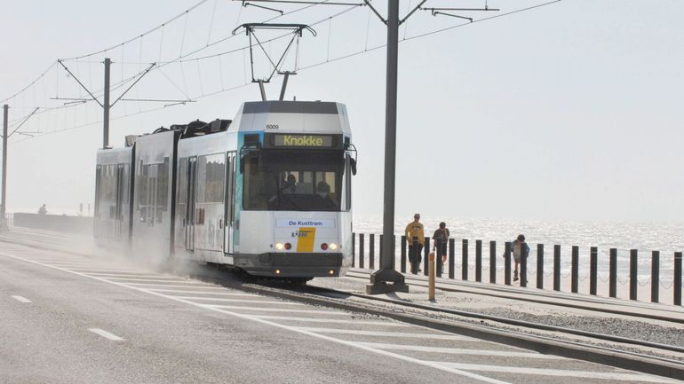 Tempête Eunice : le tram du littoral mis à l'arrêt, des navettes sont mises en place