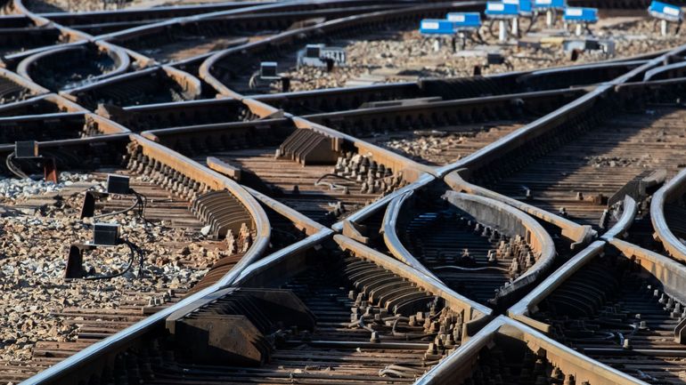 Le trafic des trains interrompu entre Louvain et Waremme les deux prochains week-end, des bus de remplacement prévus