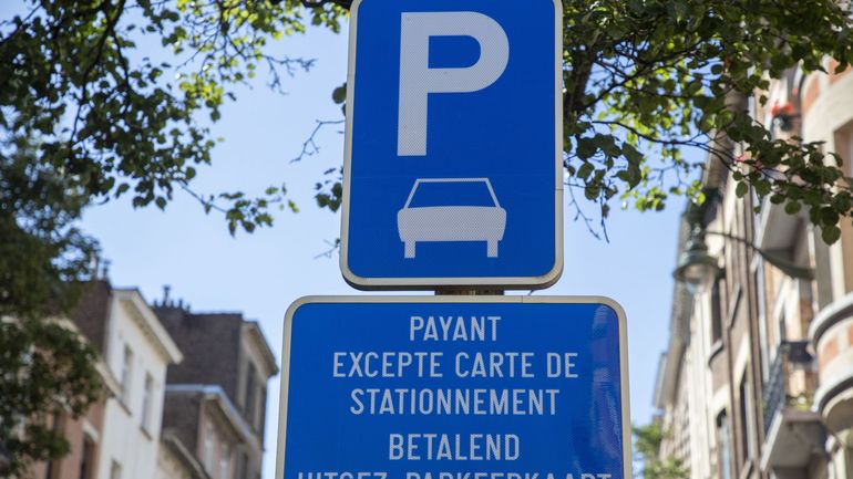 Parking à Bruxelles : mieux vaut ne pas trop anticiper le paiement de sa carte riverain