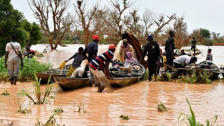 Au Niger, la capitale Niamey encerclée par les eaux