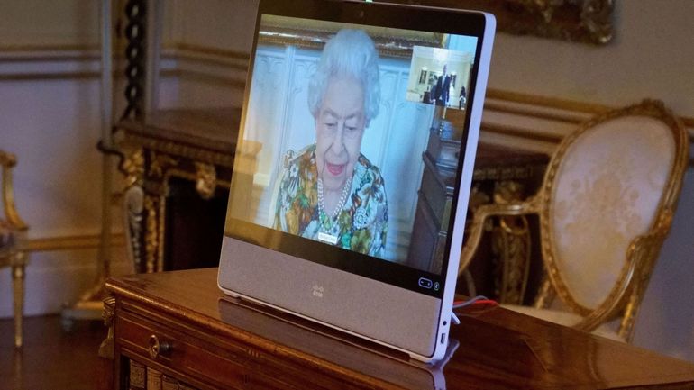 Royaume-Uni : la reine Elizabeth II, souffrant du Covid-19, annule des visioconférences