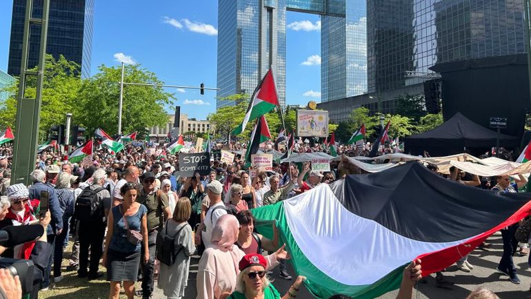 Plusieurs dizaines de milliers de manifestants à Bruxelles réclament un cessez-le-feu en Palestine