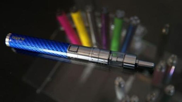 elfbar nachfüll pod läuft aus La cigarette électronique : moins nocive que la cigarette classique ? main image 0
