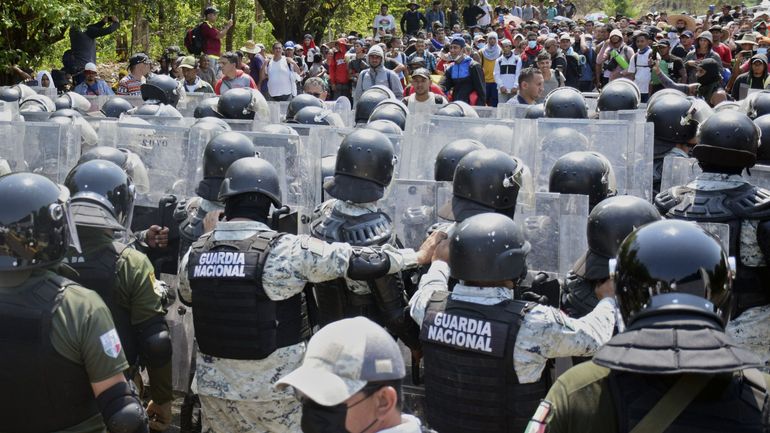 Mexique : une caravane de migrants se dirigeant vers les USA se disperse après des affrontements avec la police