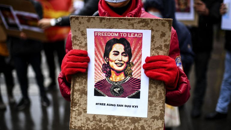 Birmanie : Aung San Suu Kyi absente à la reprise de son procès pour raison de santé