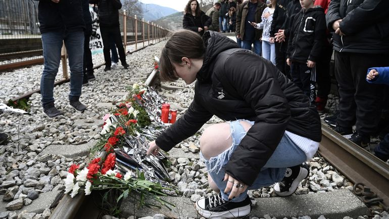 Accident ferroviaire en Grèce : des proches de victimes introduisent une plainte contre le Premier ministre