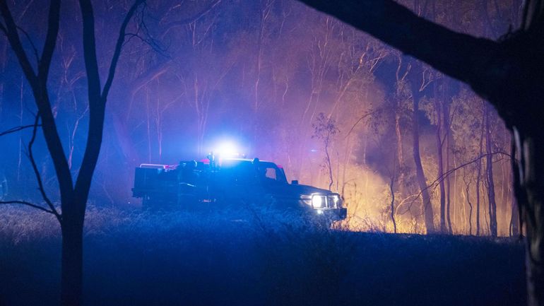 Australie : les pompiers tentent de maîtriser d'importants feux de brousse dans le sud-est du pays