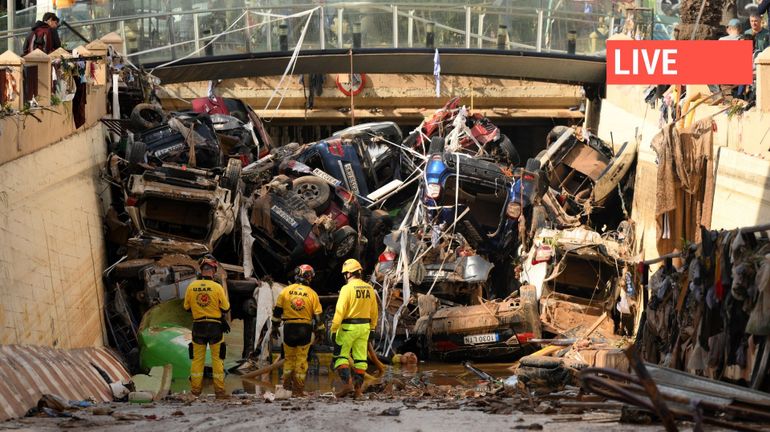 Direct - Inondations en Espagne : des centaines de bénévoles armés de brosses et de pelles affluent pour aider les quartiers sinistrés