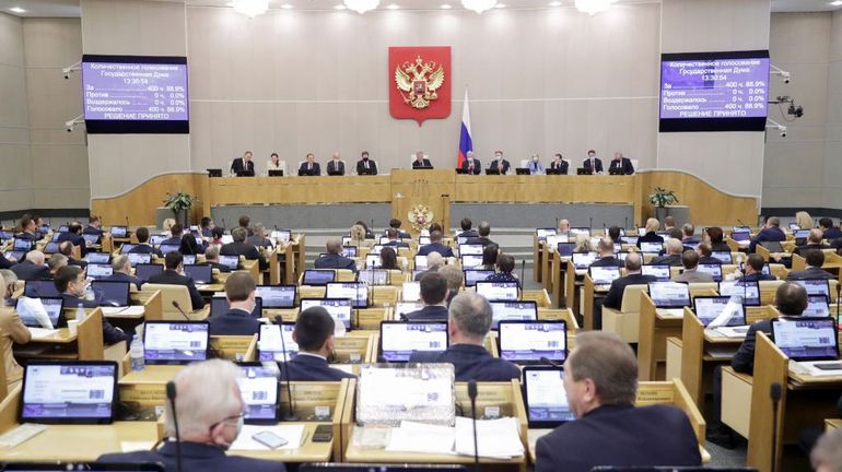 Guerre en Ukraine : les députés russes adoptent un texte punissant de prison les 