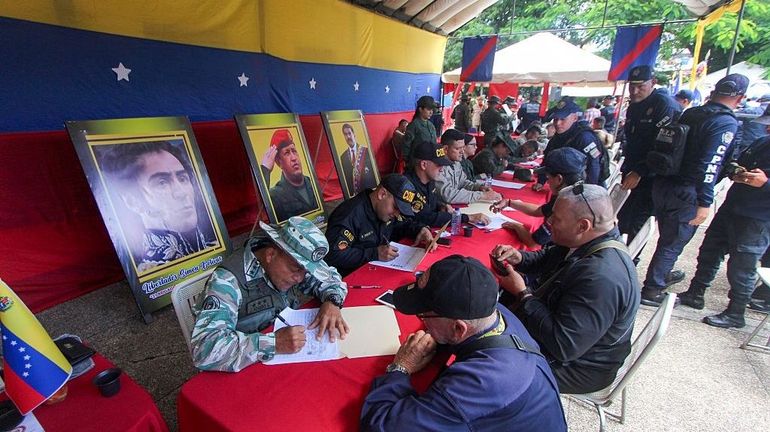Face au déploiement américain, le Venezuela envoie navires de guerre et drones dans ses eaux territoriales