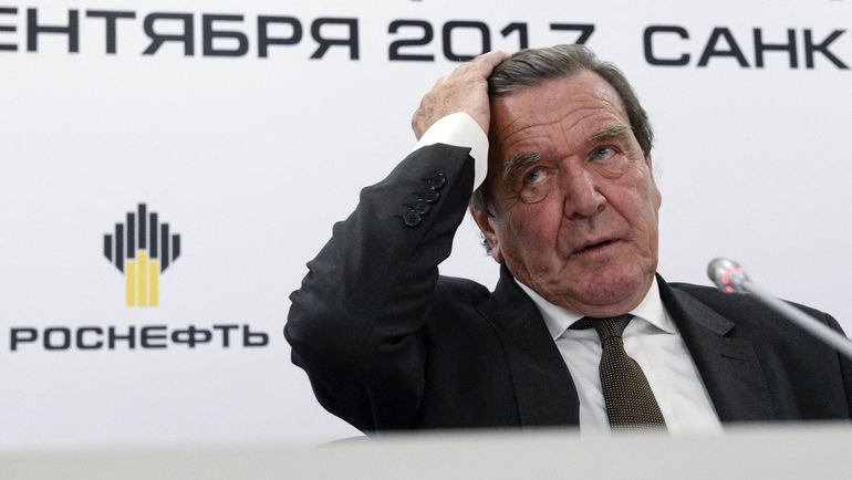 Guerre en Ukraine : l'ex-chancelier allemand Schröder quitte le conseil d'administration de Rosneft