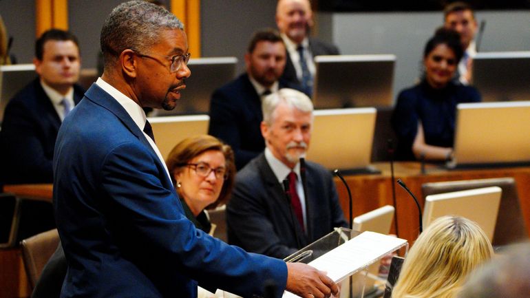 Pays de Galles : le Premier ministre démissionne après la défection de quatre ministres