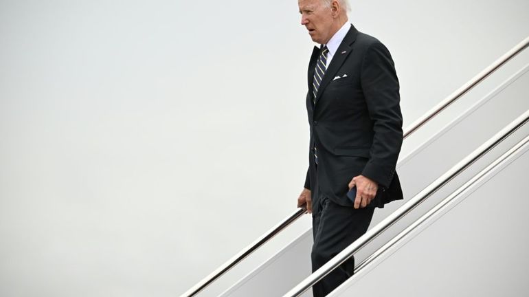 Biden se rend à Uvalde, pour apaiser la souffrance d'une ville traumatisée par une tuerie