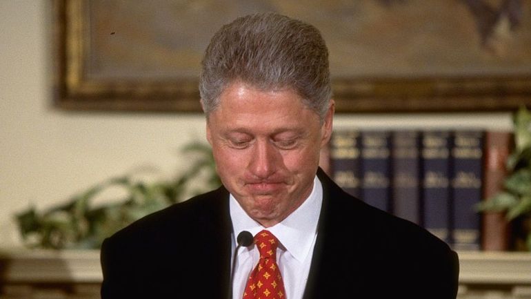 L'affaire Monica Lewinsky éclatait il y a 25 ans : comment Bill Clinton en sortit plus populaire que jamais