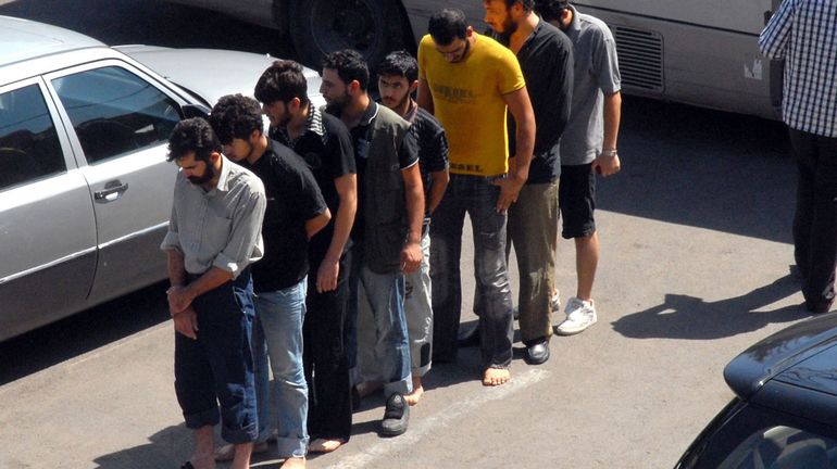 Syrie : les prisonniers du régime, un business juteux pour les escrocs, face à des familles désespérées