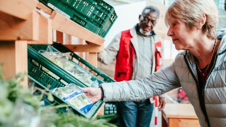 Où puis-je trouver une épicerie sociale et un point de distribution de colis alimentaires de la Croix Rouge près de chez moi ? [Carte interactive]