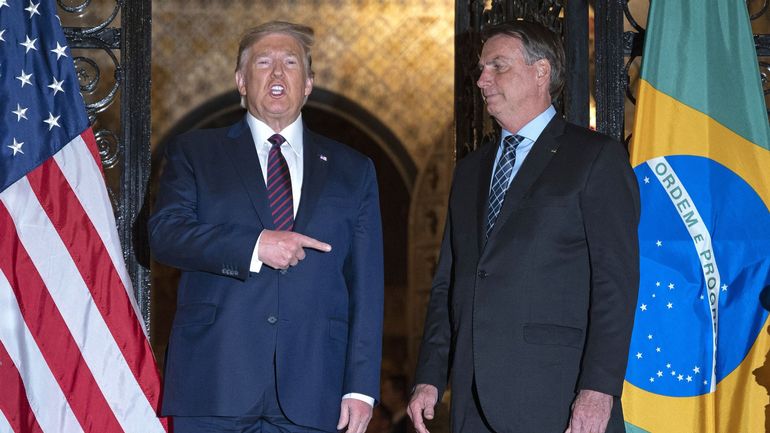 Droits de douane : Trump veut imposer 50% de surtaxe aux produits brésiliens en soutien à l'ex-président Bolsonaro