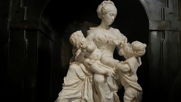 "La Charité", sculpture de Jan van Delen, réintègre l'église du Sablon à Bruxelles