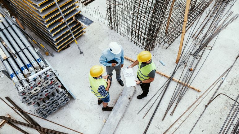 Du charbon végétal dans le béton pour combler les émissions de CO2 du secteur de la construction ?