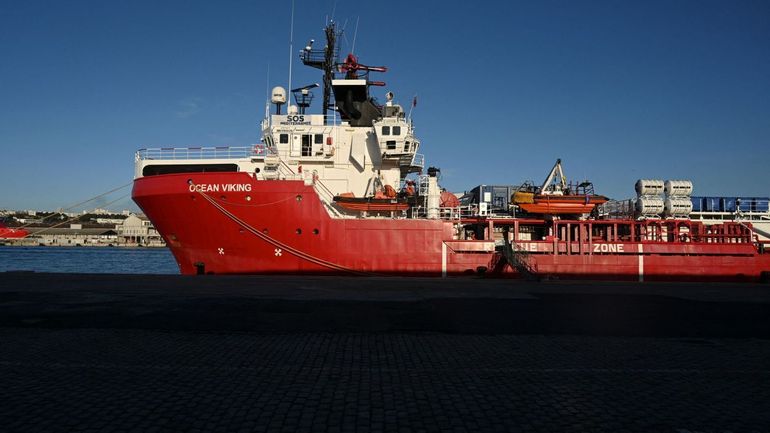 L'Ocean Viking à la recherche d'un port méditerranéen pour débarquer 306 migrants