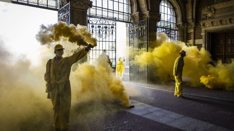 Pays-Bas : des activistes d'Extinction Rebellion forcent la fermeture du Rijksmuseum