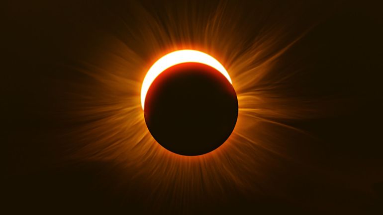 Qu'espèrent apprendre les scientifiques de l'éclipse totale aux Etats-Unis ?